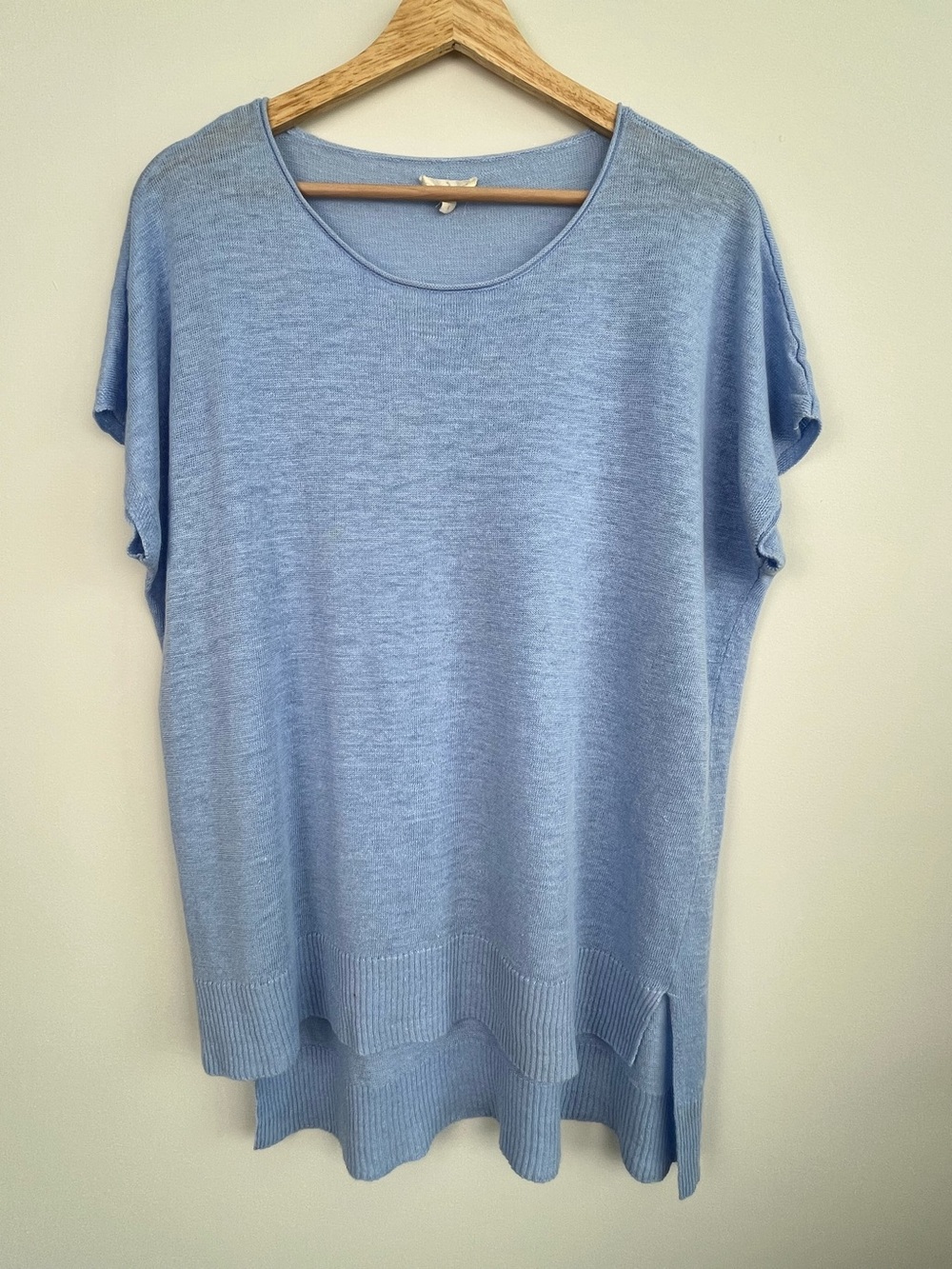 Eileen Fisher 100% linen knit blue boxy oversized hi-lo top, small.